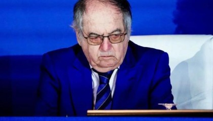 开云体育官网-王勤伯：包庇丑闻的时代过去了，犯错领罚应为常态